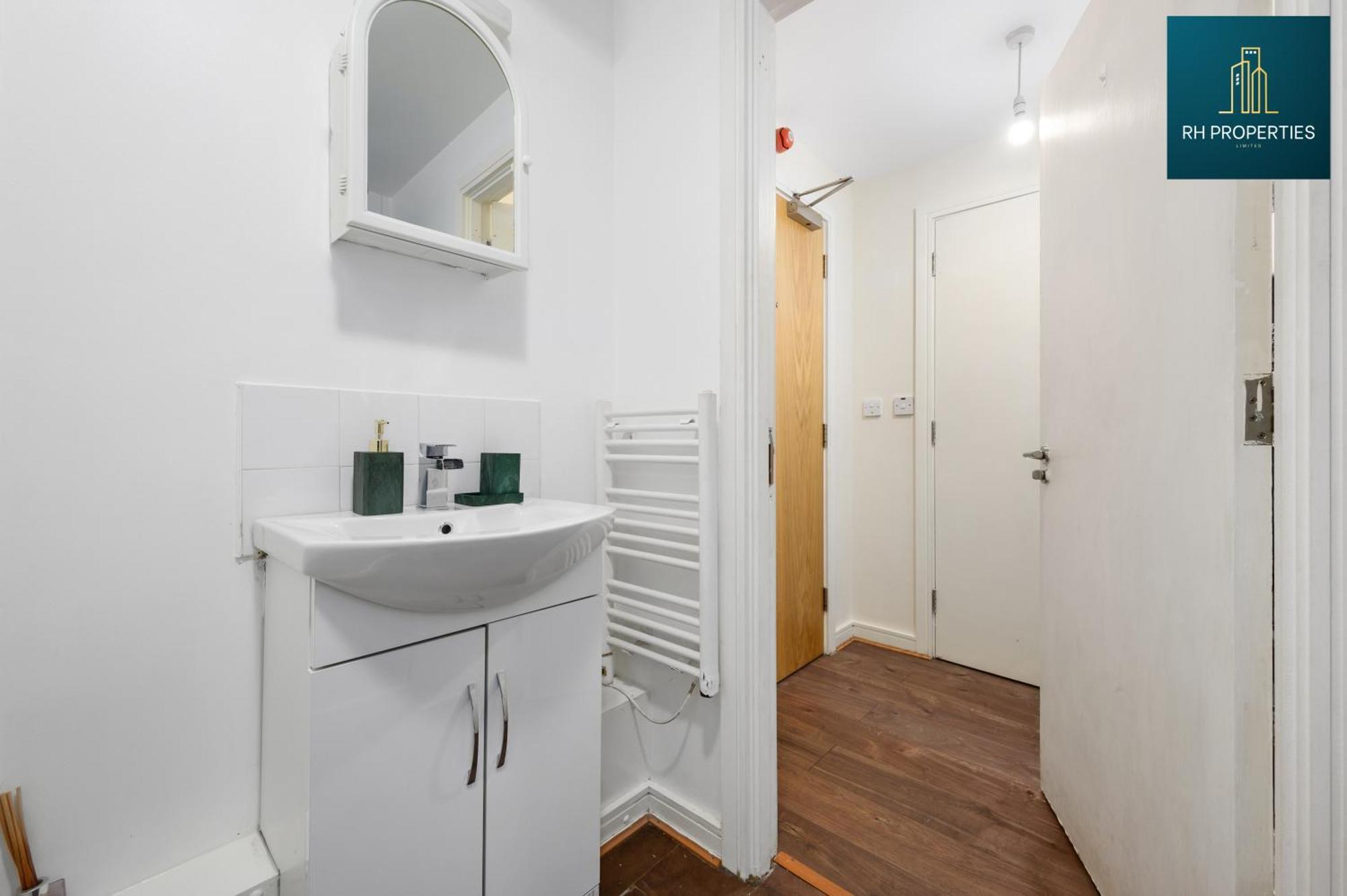 Modern Studio Near City Centre Манчестър Екстериор снимка
